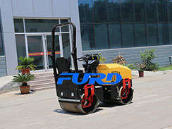 抓住特色打通渠道，全液壓小型壓路機(jī)廠家順利發(fā)展